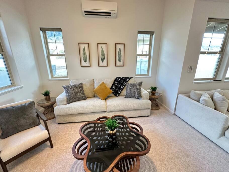 New 4 Bedroom Home With Ocean And Gorgeous Mountain Views In The Gated Community Of Mauna Olu Waianae ภายนอก รูปภาพ