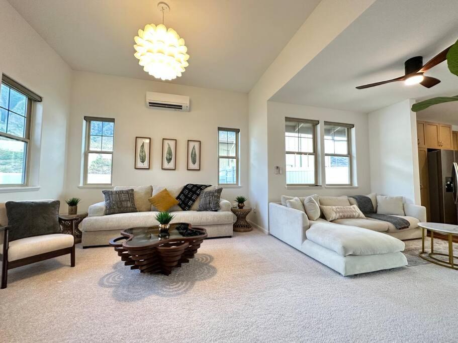 New 4 Bedroom Home With Ocean And Gorgeous Mountain Views In The Gated Community Of Mauna Olu Waianae ภายนอก รูปภาพ